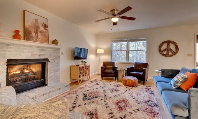 Rambling Ridge House | Rhododendron Retreat - Peaceful, Hot Tub, Waffle Bar