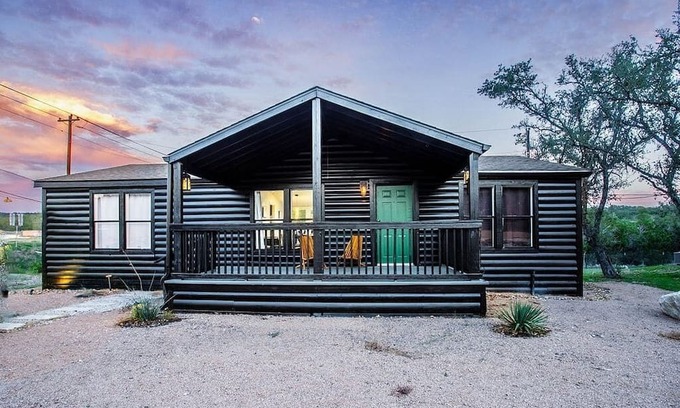 Canyon Lake Cabin | Events & Weddings With 13 Cabins Starlight Horizon