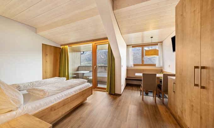 Terlano Apartment | Apartment 'Residence Egger Apt A' with Mountain View, Wi-Fi and Air Conditioning