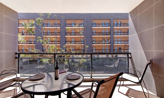 Olhao Apartment | Holiday Apartment "Rossi's Ap" with Sea View, Shared Pool & Wi-Fi
