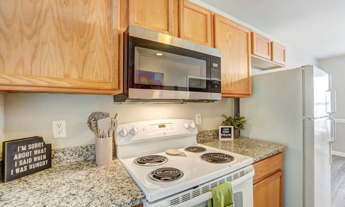 Toddville Road House | Spacious Gem Close 2 Airport!