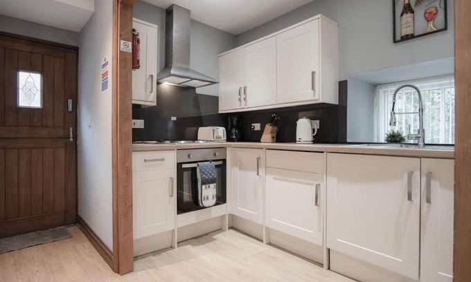 Llanddowror House | Rose Coach House - 3 Bedroom Cottage - Pendine