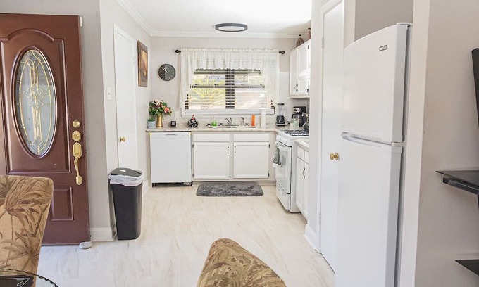 Bridge City House | Beautiful House near Ochsner Hospital