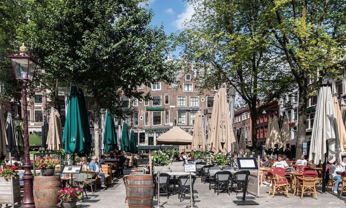 Amsterdam South Apartment | Boutique Apartment- Own Bathroom!