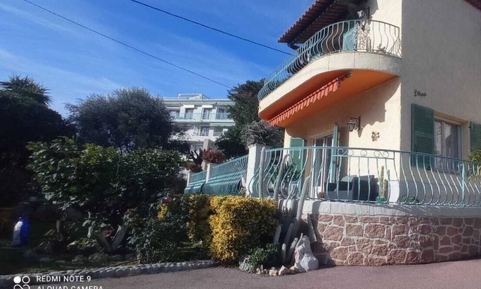 Saint-Laurent-du-Var House | Bas de Villa Provençal Dans une Cartier Calme Proche de Toutes Commodités