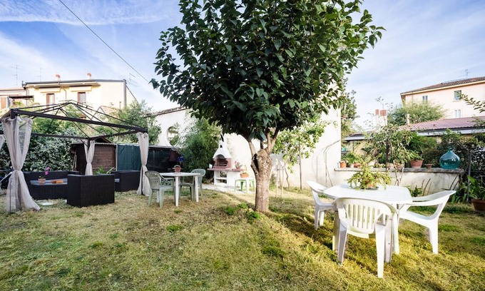Est Apartment | Stanza Arancio - Villa Angelina - Pet Friendly