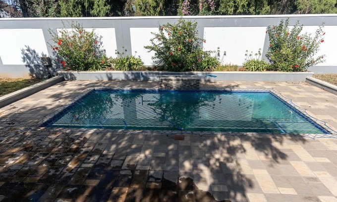 Harare East Apartment | Upmarket 4 bed Chisipite House - 2193