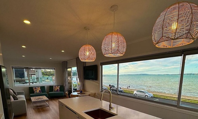 Maraetai House | Maraetai Beachfront Retreat