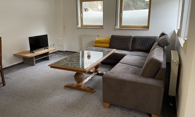 Gammertingen Apartment | Helle Einliegerwohnung mit Tollem Garten. 2-5 Minuten Fußweg zum Einkaufen