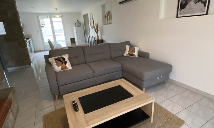 Saix Apartment | Appartement Tout Équipe Avec 2 Chambres et Jardin