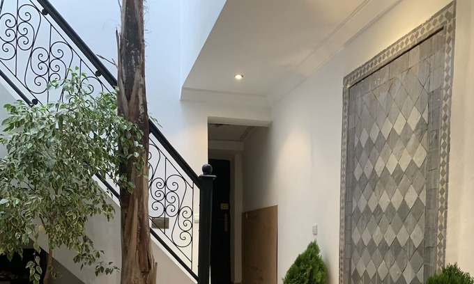 Sidi Ben Slimane El Jazouli House | Riad Dans la Médina, vue sur L'atlas, Tout Marrakech Historique à Pieds
