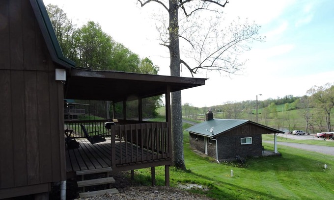 Malaga Cabin | Rustic Cabin at Sparkman Lake