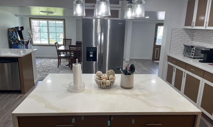 Stetson Hills State House | Pretty Home