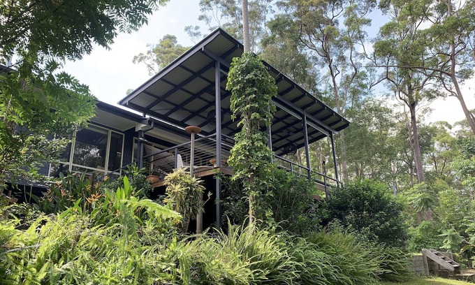 Verrierdale House | Rainforest Retreat , Pet Friendly