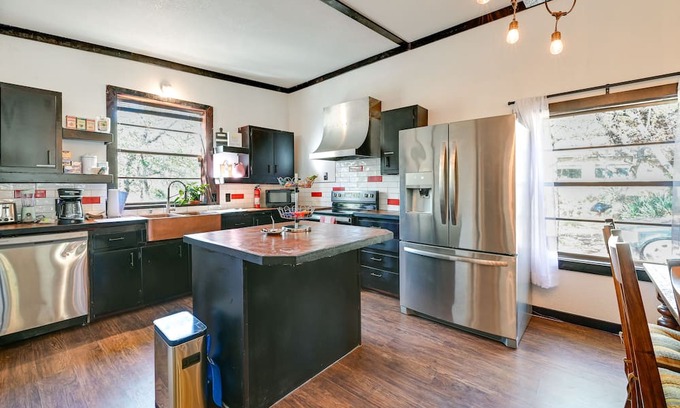 Flower Mound House | Peaceful Flower Mound Home w/ Patio on 4 Acres!