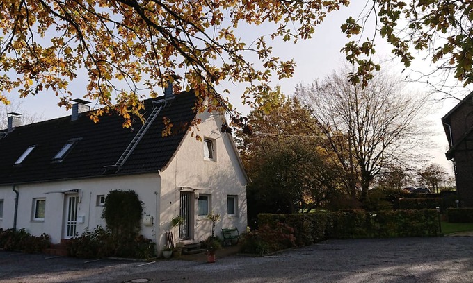 Dorp Apartment | Gemütliche Ferienwohnung auf Gutshof am Ruhrtalradweg