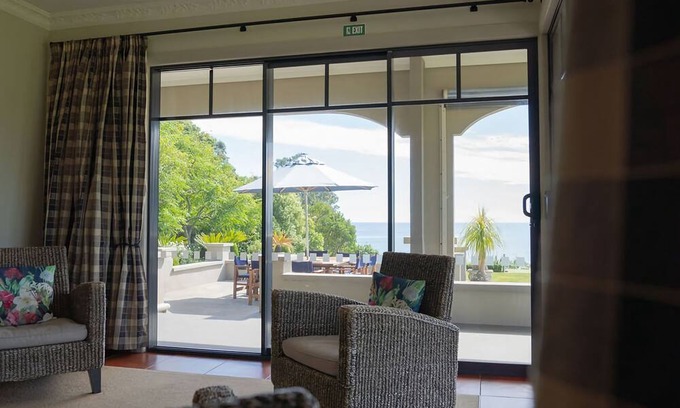Pitone House | THE BUNGALOW - COASTAL RETREAT