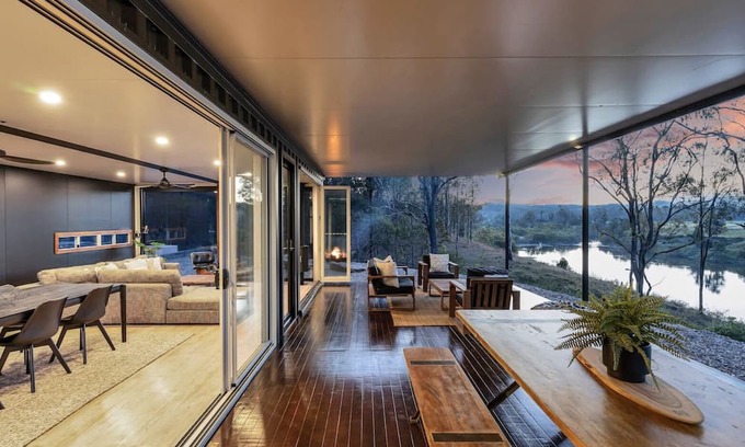 Alice House | The Clarence ~ Romantic Luxury accommodation in Alice NSW