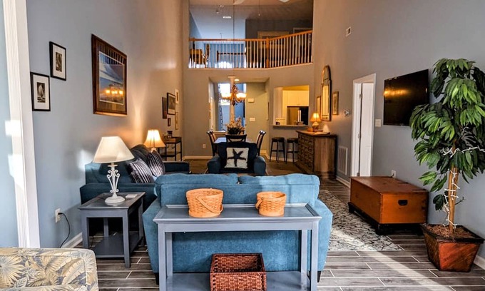Ocean View House | 110 Lakeview Drive - Fairway Village
