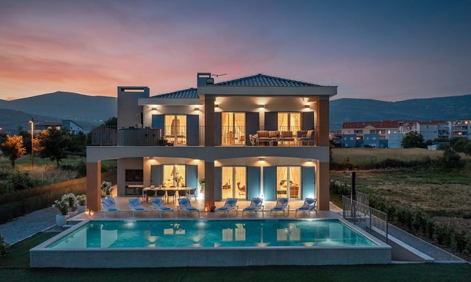 Kastel Stafilic Villa | Luxury Villa Kallie with Pool