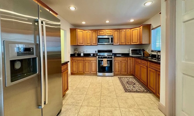 Mission Valley West House | The Mezoo House- Great Location near USD