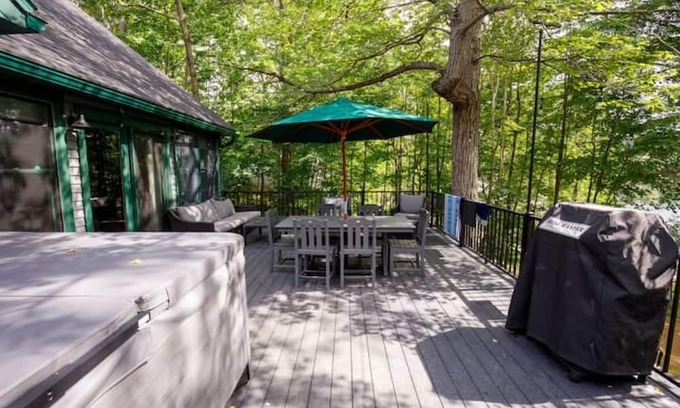 Dryden Cottage | Camp Quality Time on Wilson Lake 3-bedroom, hot tub
