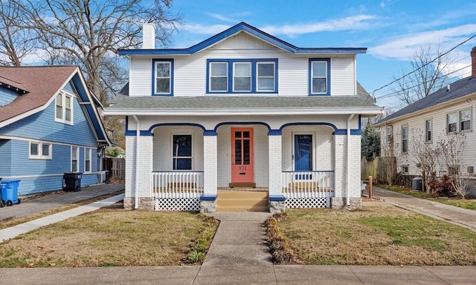 Lexington Apartment | This apartment is a 2 bedroom(s), 2 bathrooms, located in Lexington, KY.