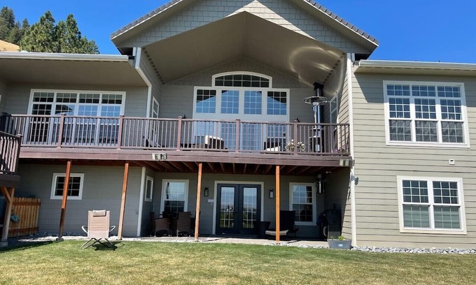 La Grande House | Awesome Views, Brand New Luxury