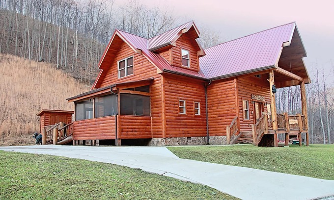 Pecks Mill Cabin | 3 bedroom Master Deluxe