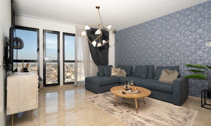 Nachlaot Condo | JTower Magical 4BR Parking with amazing view, city center