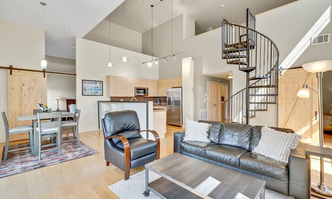 Greenwood Village Condo | 3 Bedroom condo in heart of DTC - Greenwood Village