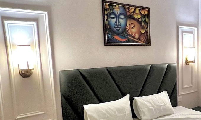 Taj Ganj Villa | 3-bedroom family friendly apartment in lovely Agra with fitness room, AC