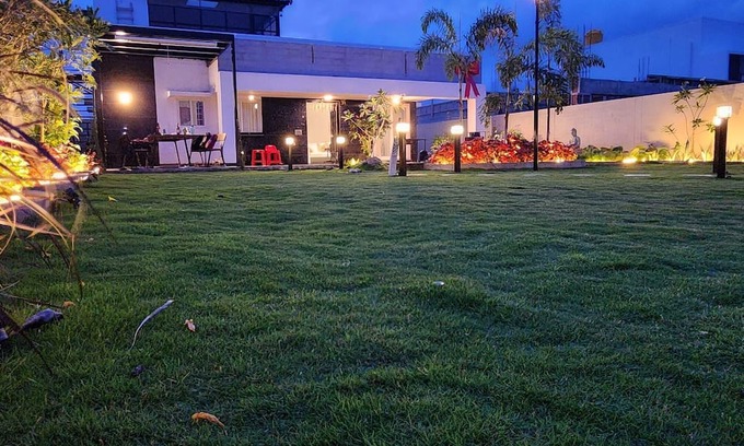 Hosur Villa | 1hr from Bangalore, Outdoor Cinema, Pool, BBQ, Lawn & Meditation Room, Party!