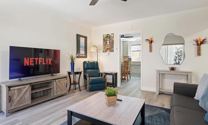 Downtown Long Beach Condo | Chic Urban Condo in Downtown Long Beach