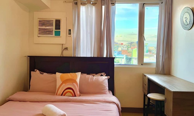 Pembo Condo | Budget-Friendly Condo Near BGC, Venice #rt34008