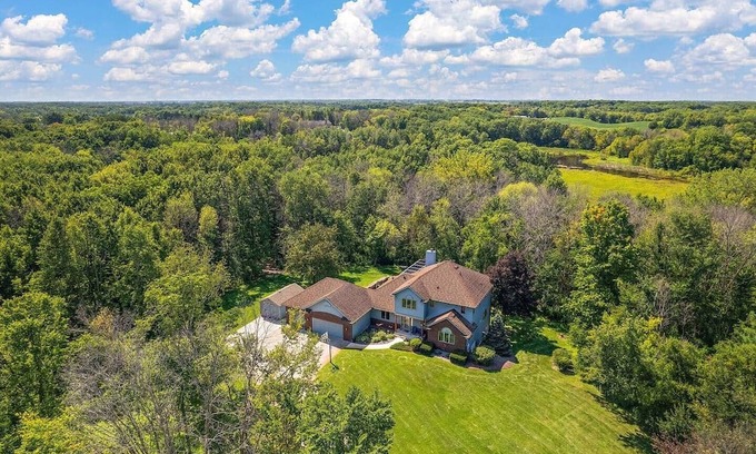 Dayton House | Private 10-Acre Estate Pool 2 Kitchens