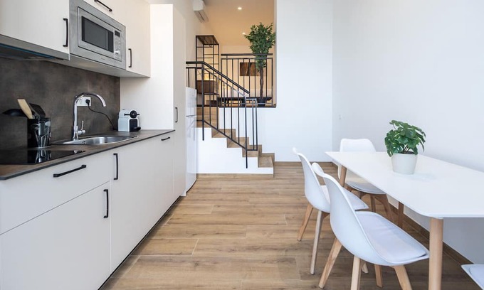 Montolivet Apartment | Les Arts Turia 2 by Concept Flats