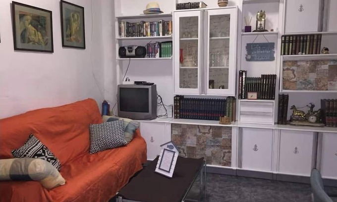 Campoamor Apartment | Ground floor with patio next to the Auditorium (ADDA)