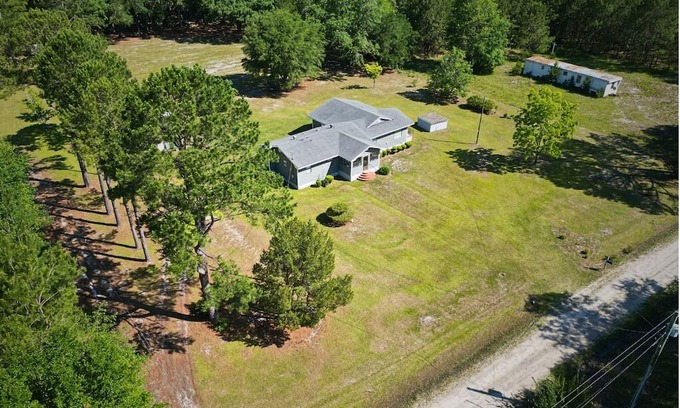 Early Branch House | Lowcountry Orchard Getaway: 4-bedroom house in lovely Yemassee, SC Sleeps 12