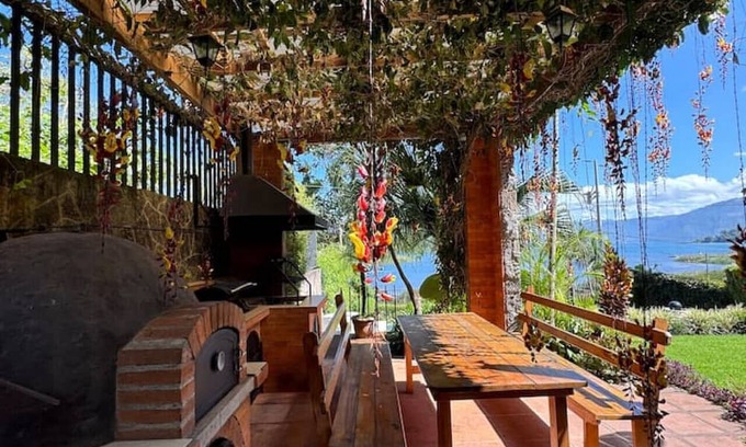 San Lucas Toliman House | Secret Gardens Room 1