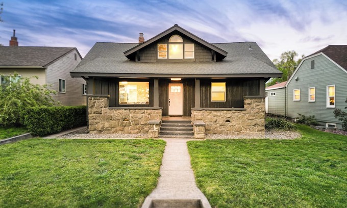 Lewiston House | Charming 3-bedroom house in Lewiston with river views