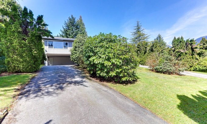West Vancouver House | An Immaculate Family House in West Vancouver