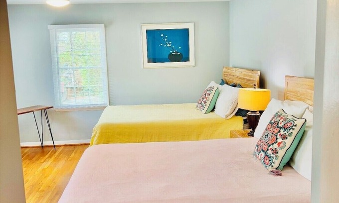 Piedmont Heights House | Midtown House, Walk to Piedmont Park, private Fire Pit, Sleeps 14, free parking