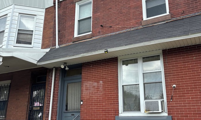 Olney-Oak Lane Apartment | 2 bedroom, Pet friendly near Einstein Hospital