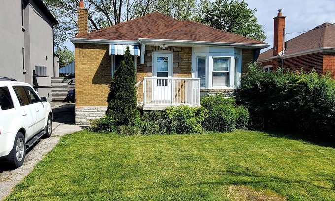 Weston House | Cozy 3 bed 2 bath in Weston Village