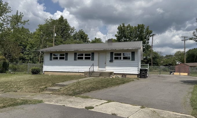 Fort Wayne House | 3 bedroom house with full basement on culdesac in Northcrest Fort Wayne