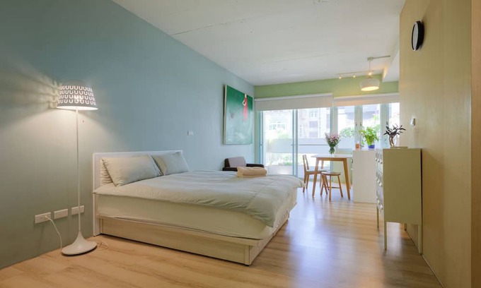 Songshan Apartment | Stylish 3F Studio, Core Taipei, Elevator, AC, 1 unit in a floor, Walk to MRT