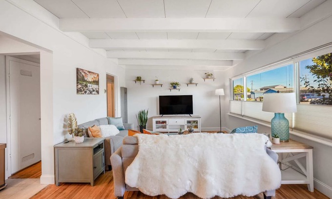 Santa Maria House | Updated 3 Bd Home | Pet Friendly | Backyard Oasis