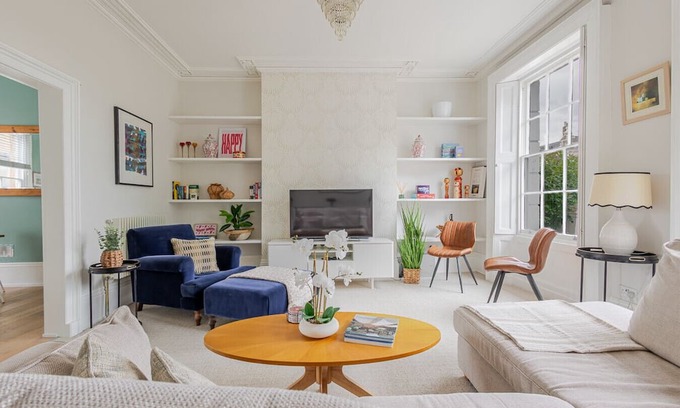 Leamington Spa House | Stylish 5-Bed Townhouse in Prime Leamington Spa