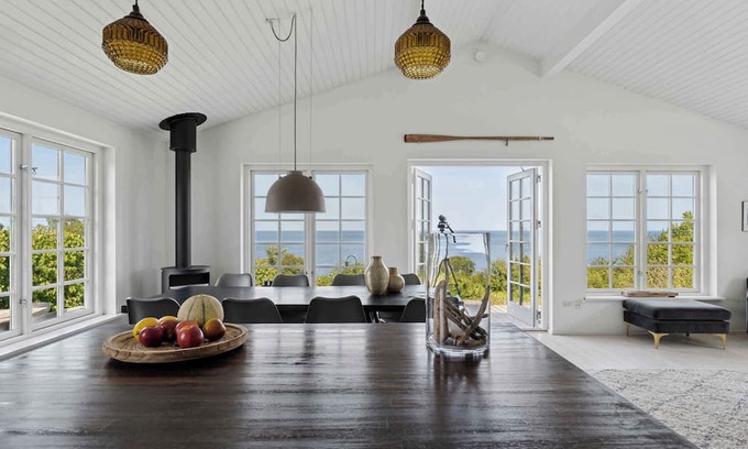 Listed House | “Magical Sea View – From Terrace to Horizon”